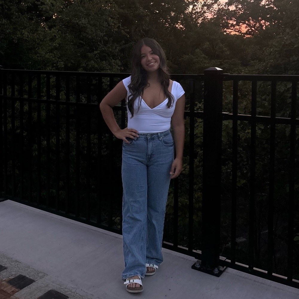 H&M High Rise Jeans - Picture 4 of 4